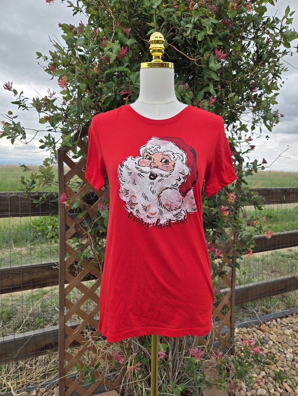 Holiday Time Women's Red Santa "Merry Christmas" Graphic Tee Size Small NWOT